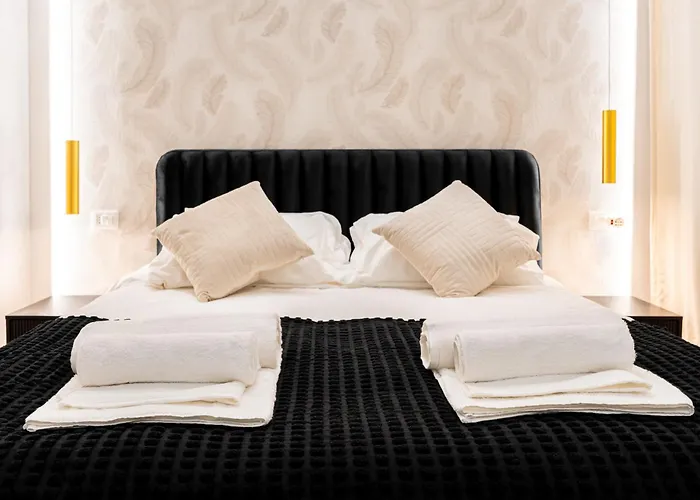 Centocinque Aparthouse - Luxe Apartment *